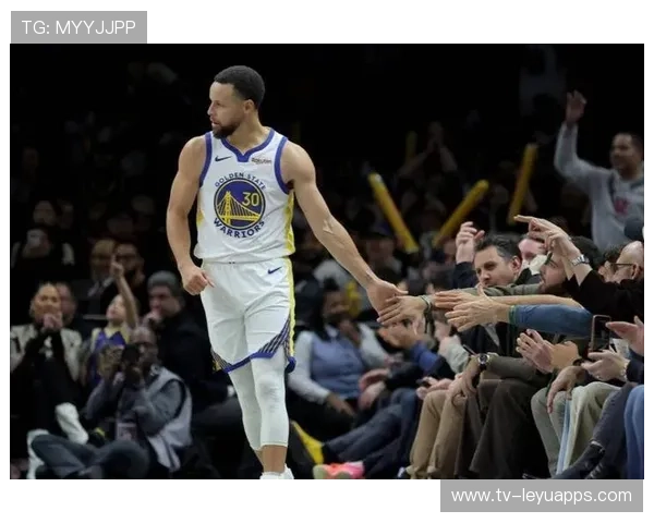 库里火力全开助勇士止颓，库里尽力了