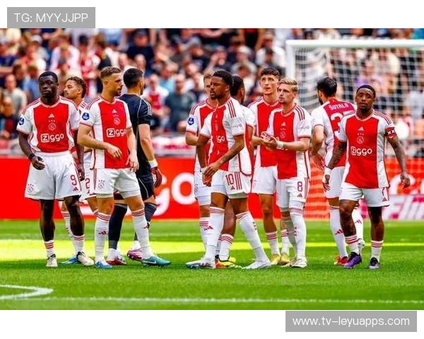 阿贾克斯主场战力十足，继续巩固荷甲领先地位，阿贾克斯球队